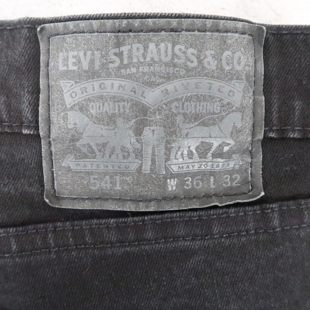Levi's Jeans Mens 36x32 Black 541 Athletic Fit Tapered Leg Stretch 18181-0422